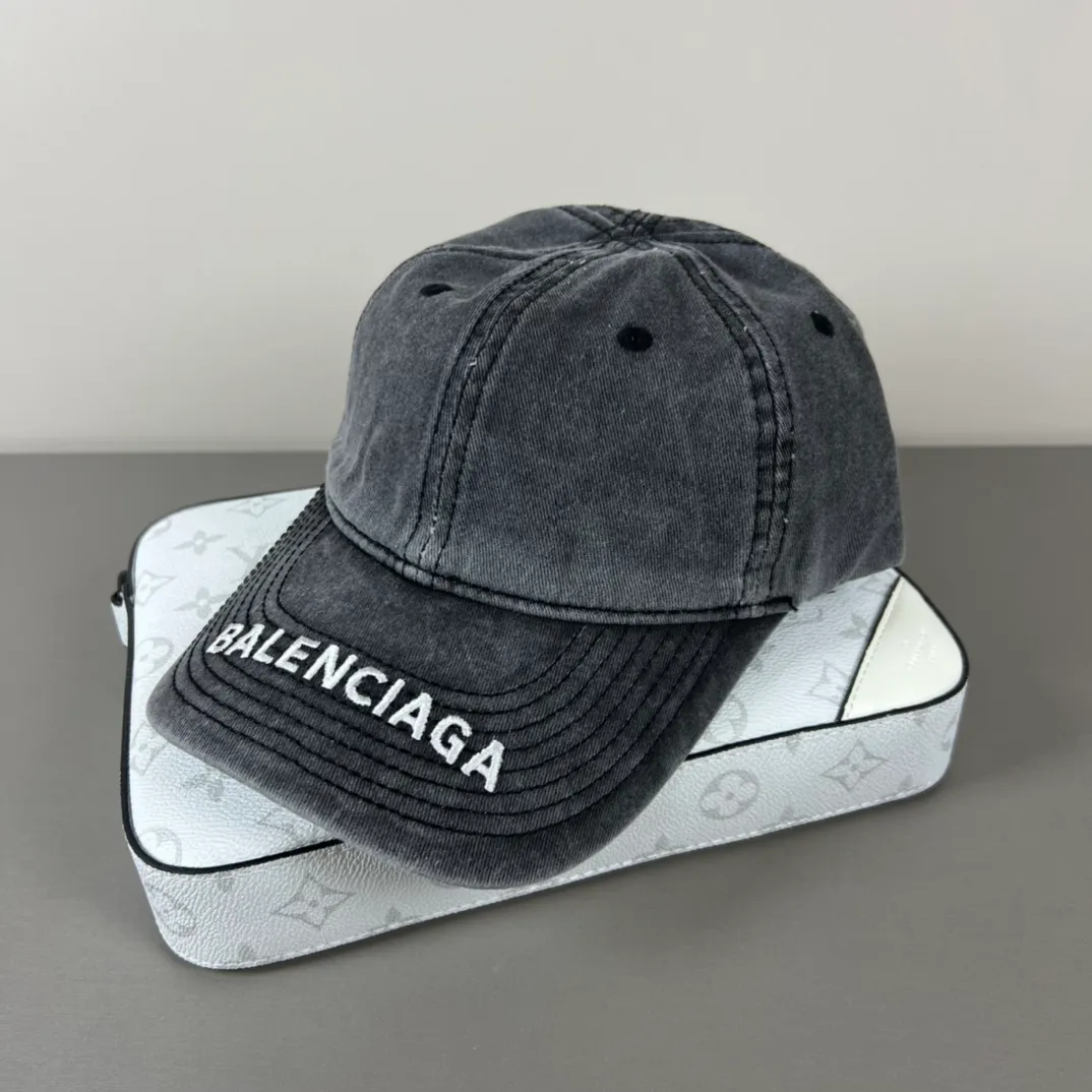 P56 Balenclaga official website new product Balenciaga new baseball cap ready for delivery in seconds🧢Simple, fashionable, super invincible and beautiful hat! Couple style! The advantages of the original product compared to other hats,