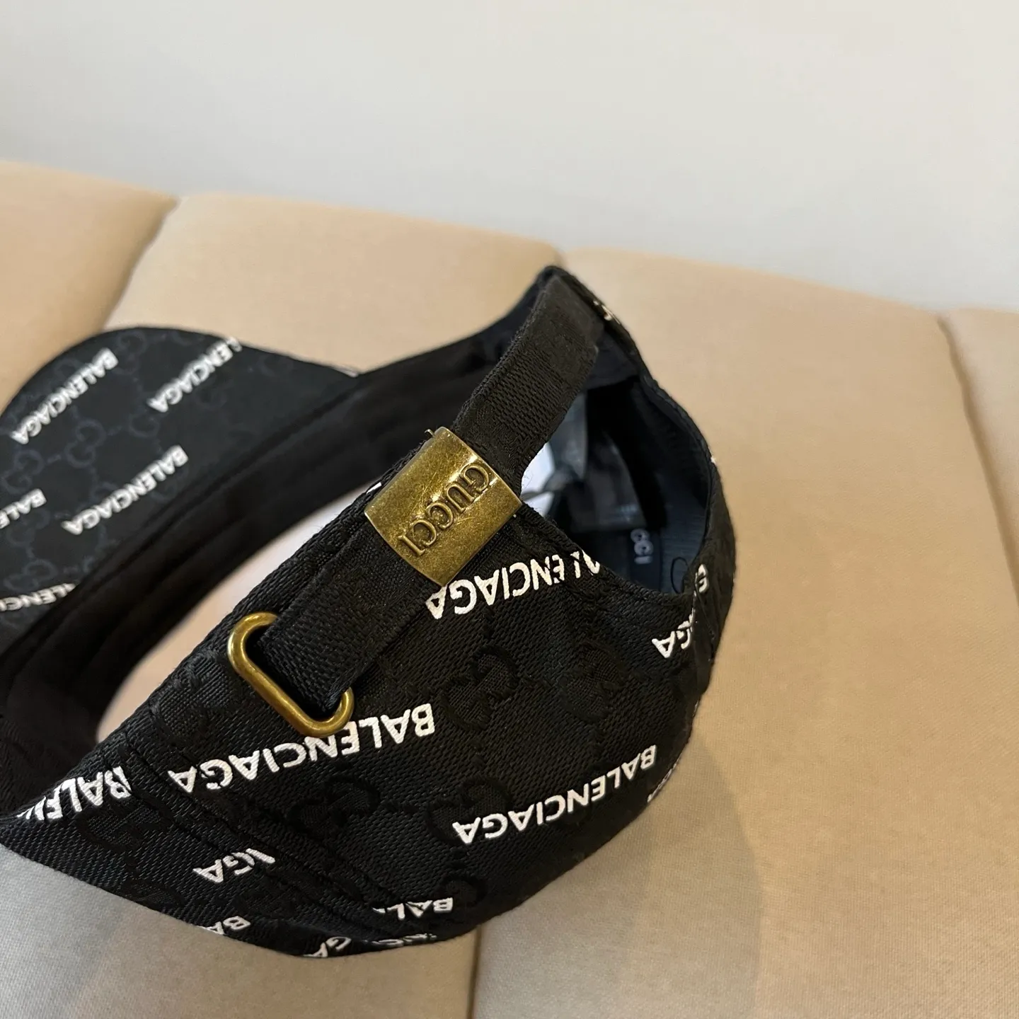 P56 BALENCIAGA new logo baseball cap, cool colors, different styles for men and women, the first batch will be shipped first! A must-buy for Paris fans!