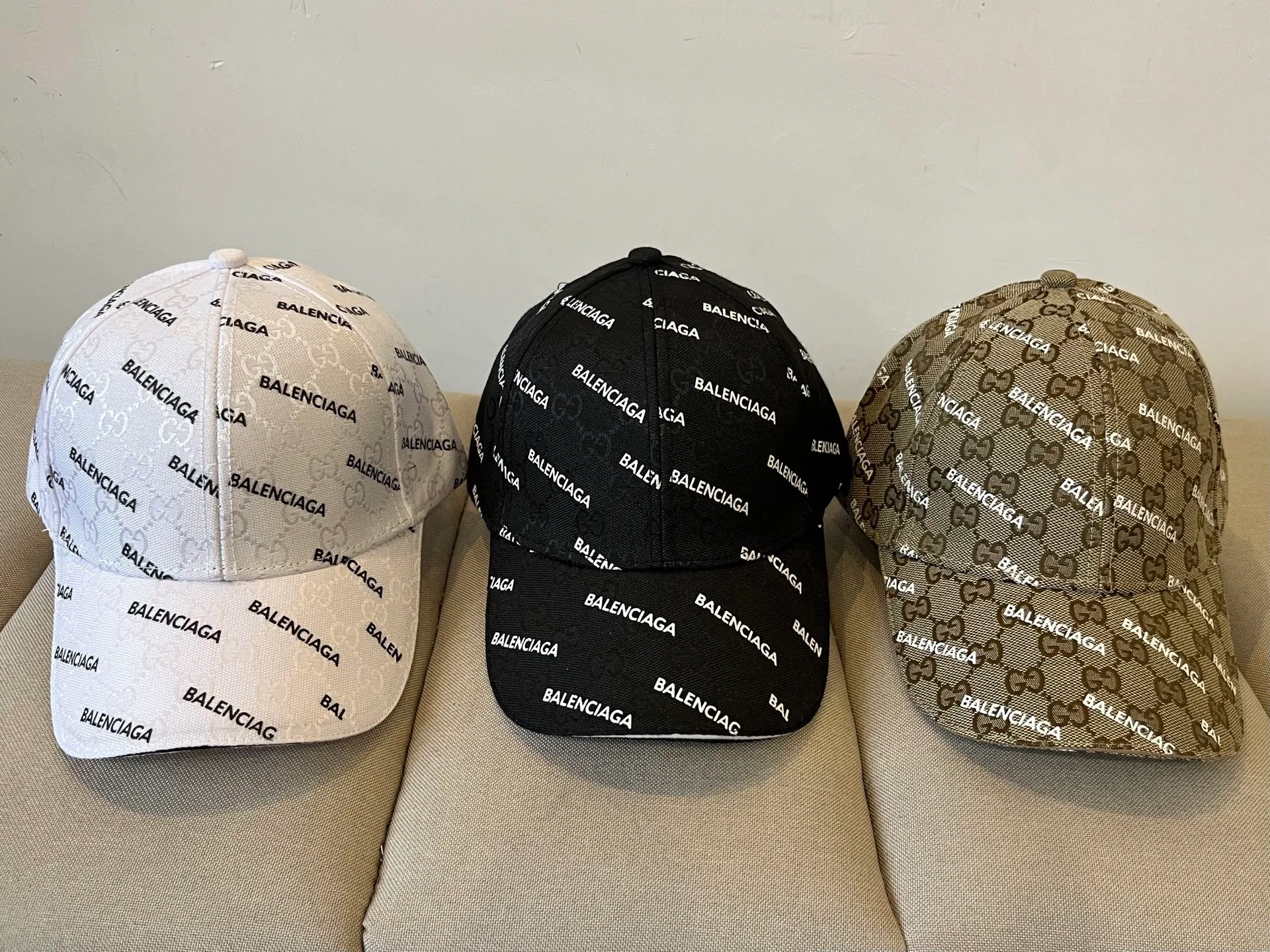 P56 BALENCIAGA new logo baseball cap, cool colors, different styles for men and women, the first batch will be shipped first! A must-buy for Paris fans!