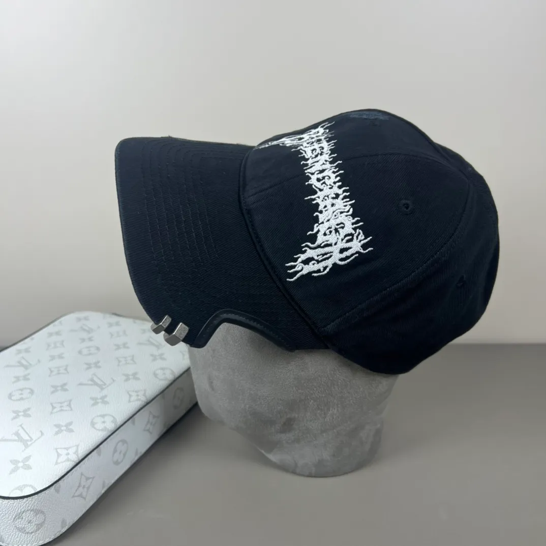 60💰BALENCIAGA Balenciaga’s new logo baseball cap, cool colors, different styles for men and women, the first batch will be shipped first! A must-buy for Paris fans!