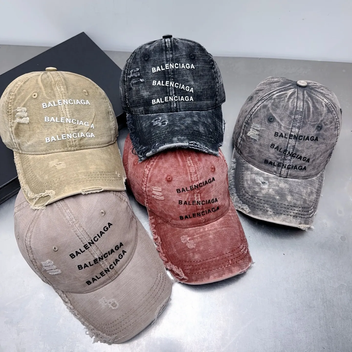 Welcome to inquire, Paris-based washable hole baseball cap
