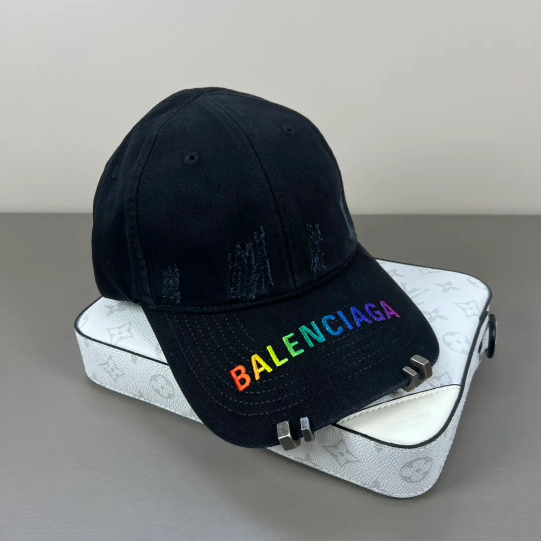 60💰BALENCIAGA Balenciaga’s new logo baseball cap, cool colors, different styles for men and women, the first batch will be shipped first! A must-buy for Paris fans!