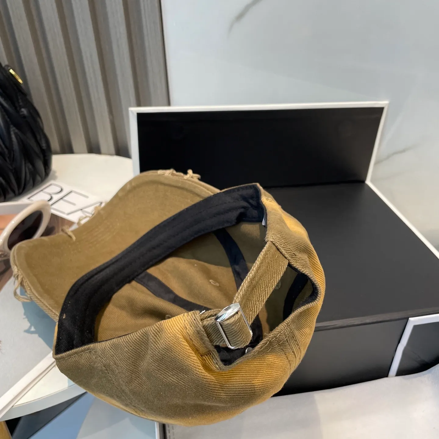 P60 BALENCIAGA Balenciaga's new washed baseball cap, cool colors, different styles for men and women, the first batch will be shipped first! A must-buy for Paris fans!
