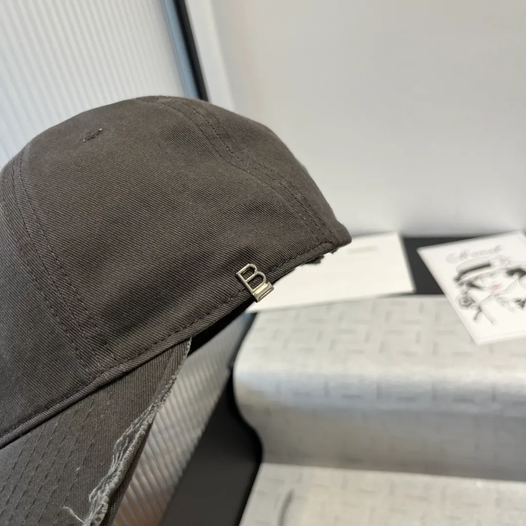💰70¥ Balenciaga new peaked cap, head circumference 57cm