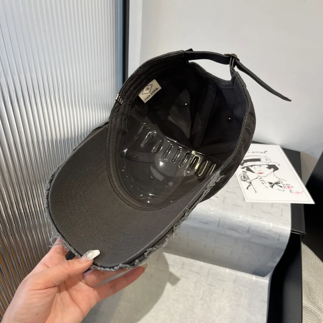 💰70¥ Balenciaga new peaked cap, head circumference 57cm