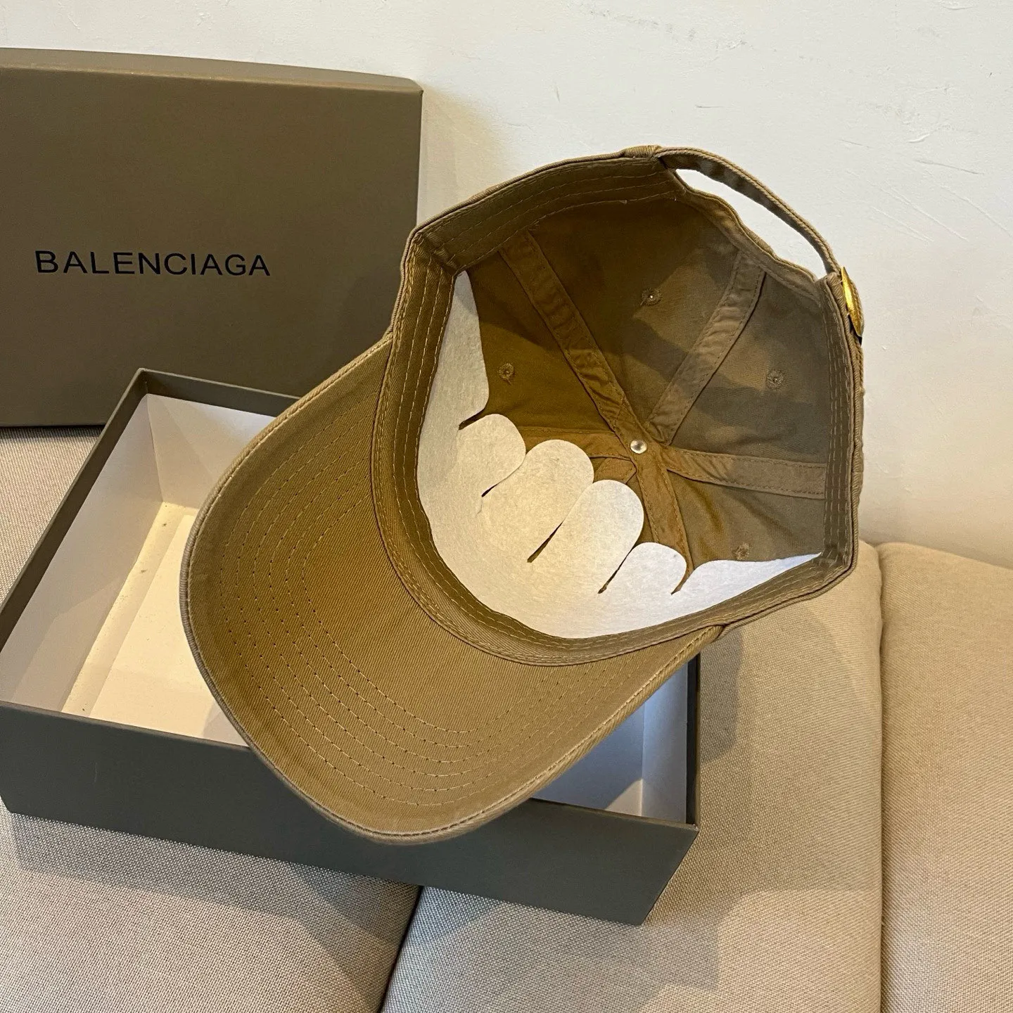 P60 BALENCIAGA new logo baseball cap, cool colors, different styles for men and women, the first batch will be shipped first! A must-buy for Paris fans!