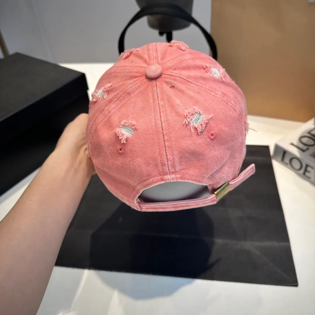 P56 BALENCIAGA Balenciaga's new Korean style distressed hole washed duck cap casual retro fashion versatile street outing travel couple Internet celebrity baseball cap