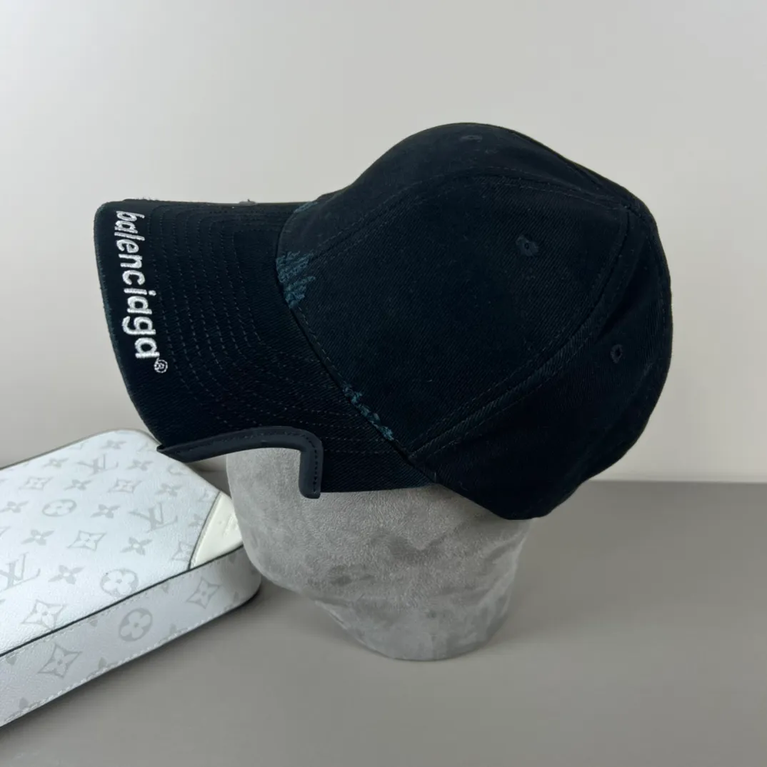 60💰BALENCIAGA Balenciaga’s new logo baseball cap, cool colors, different styles for men and women, the first batch will be shipped first! A must-buy for Paris fans!