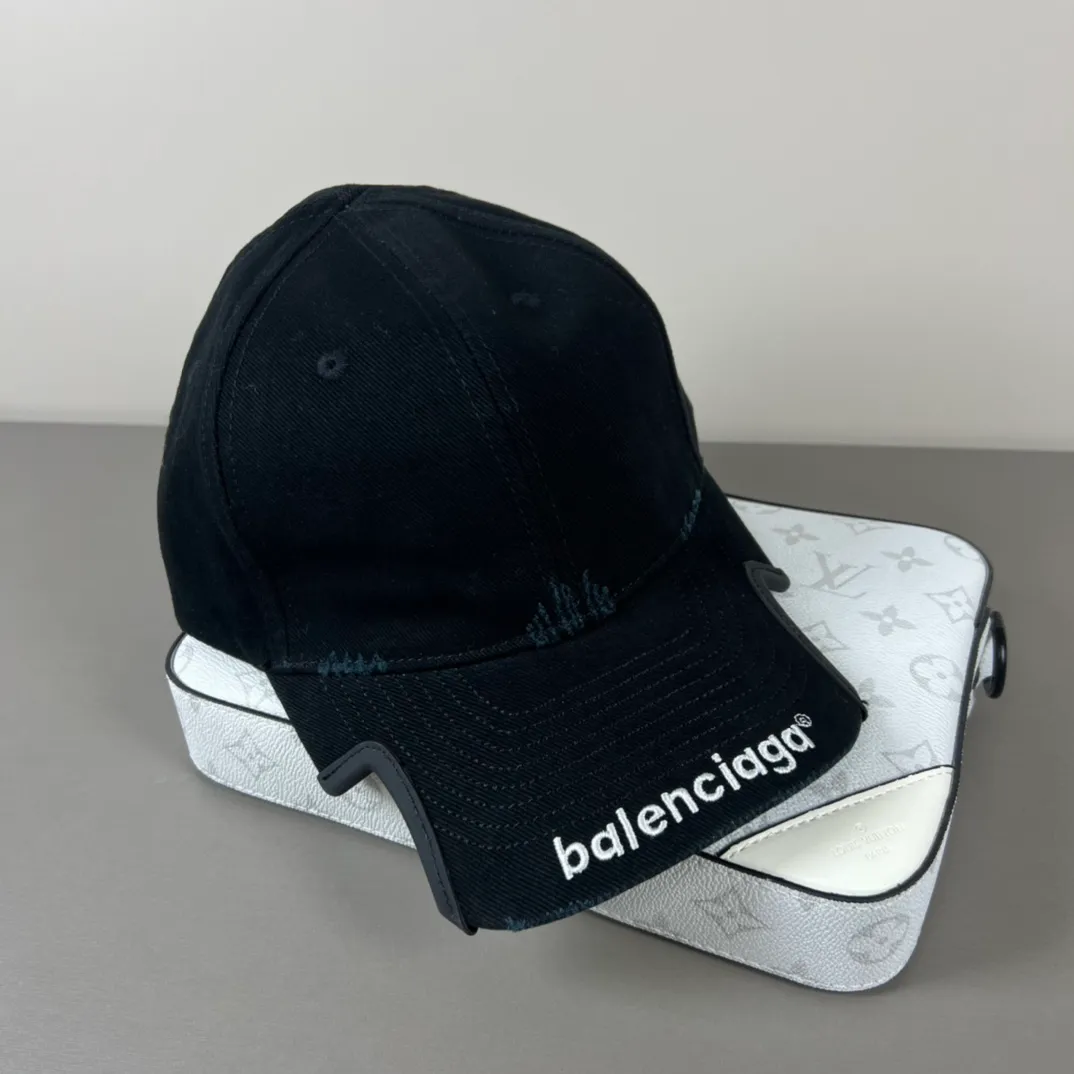 60💰BALENCIAGA Balenciaga’s new logo baseball cap, cool colors, different styles for men and women, the first batch will be shipped first! A must-buy for Paris fans!