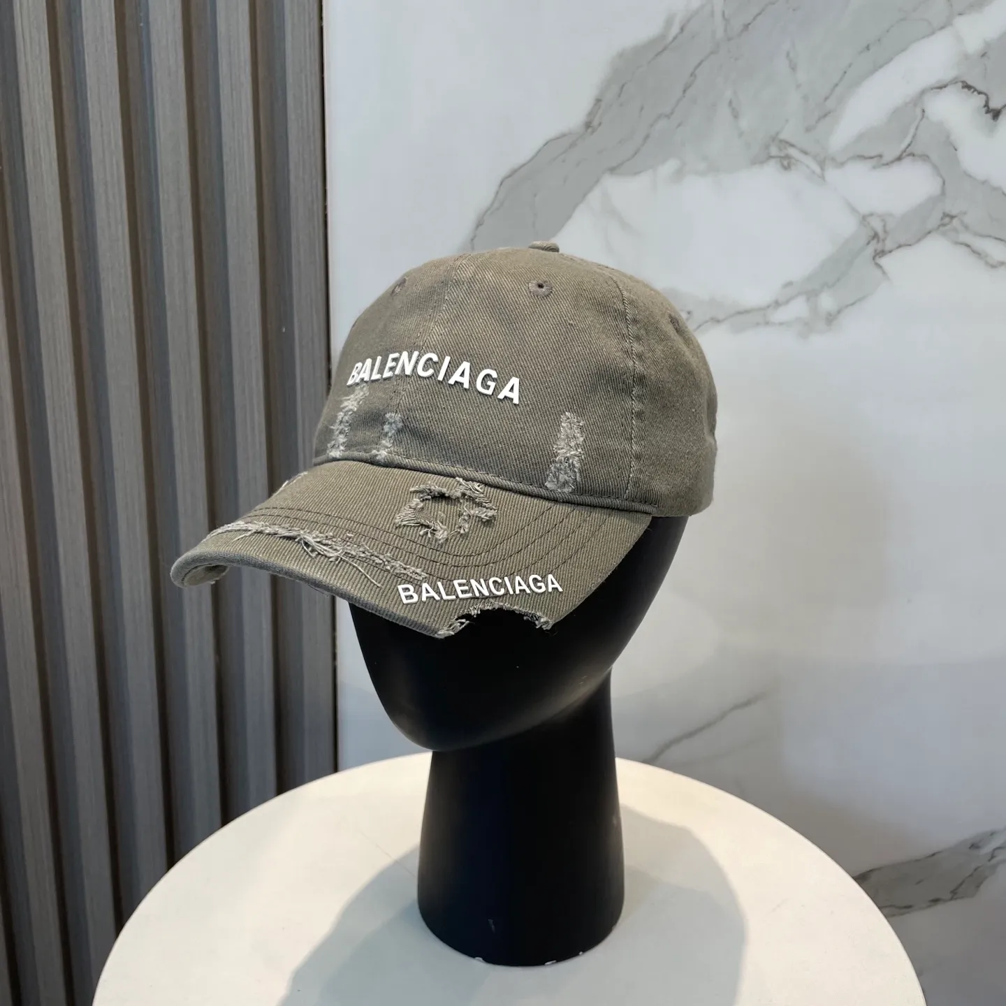 P70 BALENCIAGA new logo baseball cap, cool colors, different styles for men and women, the first batch will be shipped first! A must-buy for Paris fans!