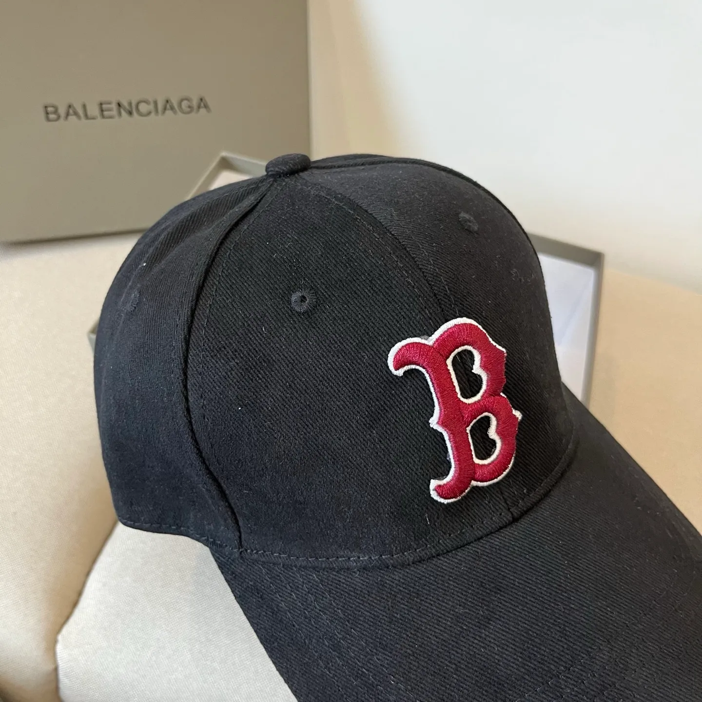 P60 BALENCIAGA new logo baseball cap, cool colors, different styles for men and women, the first batch will be shipped first! A must-buy for Paris fans!
