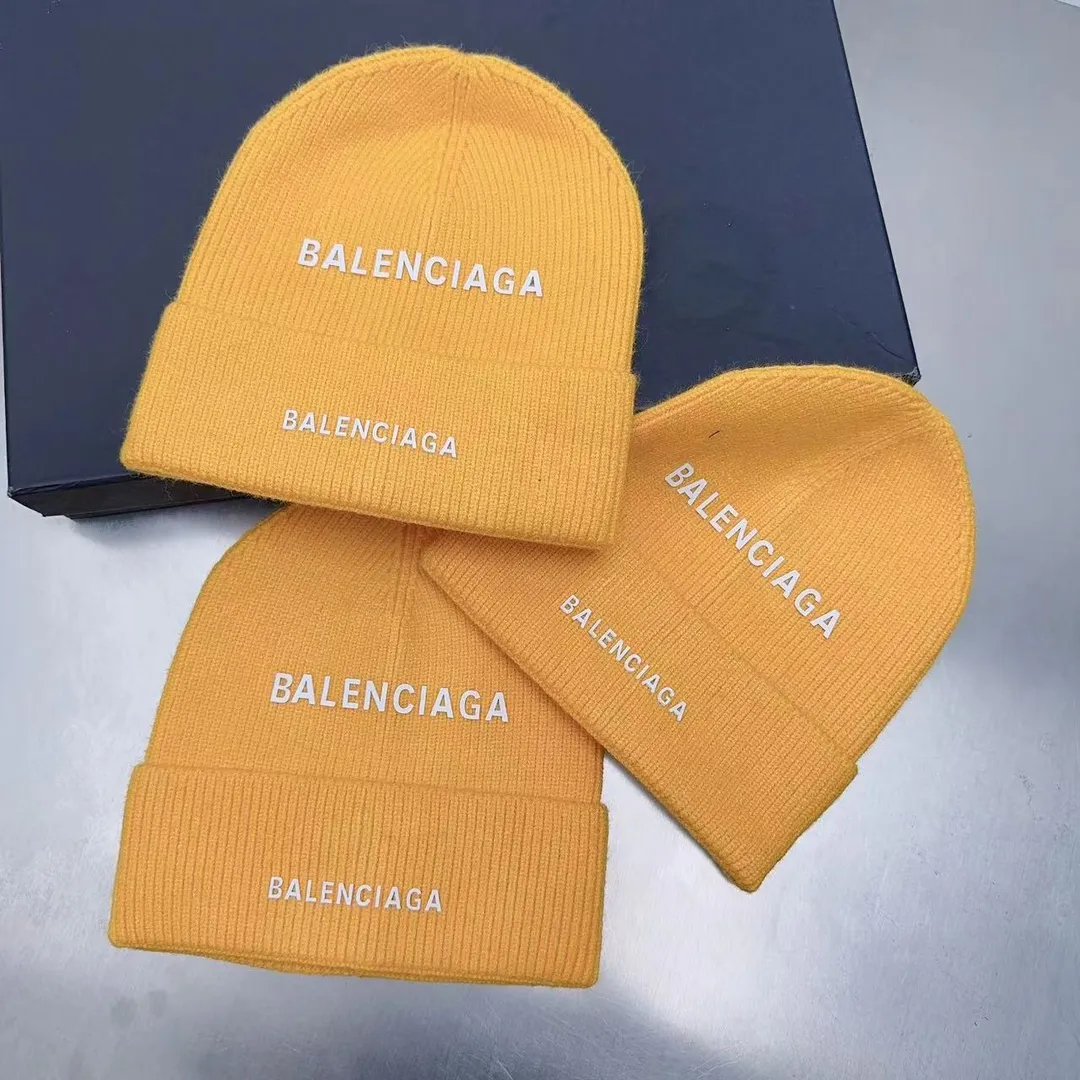 Double Paris B's woolen hat