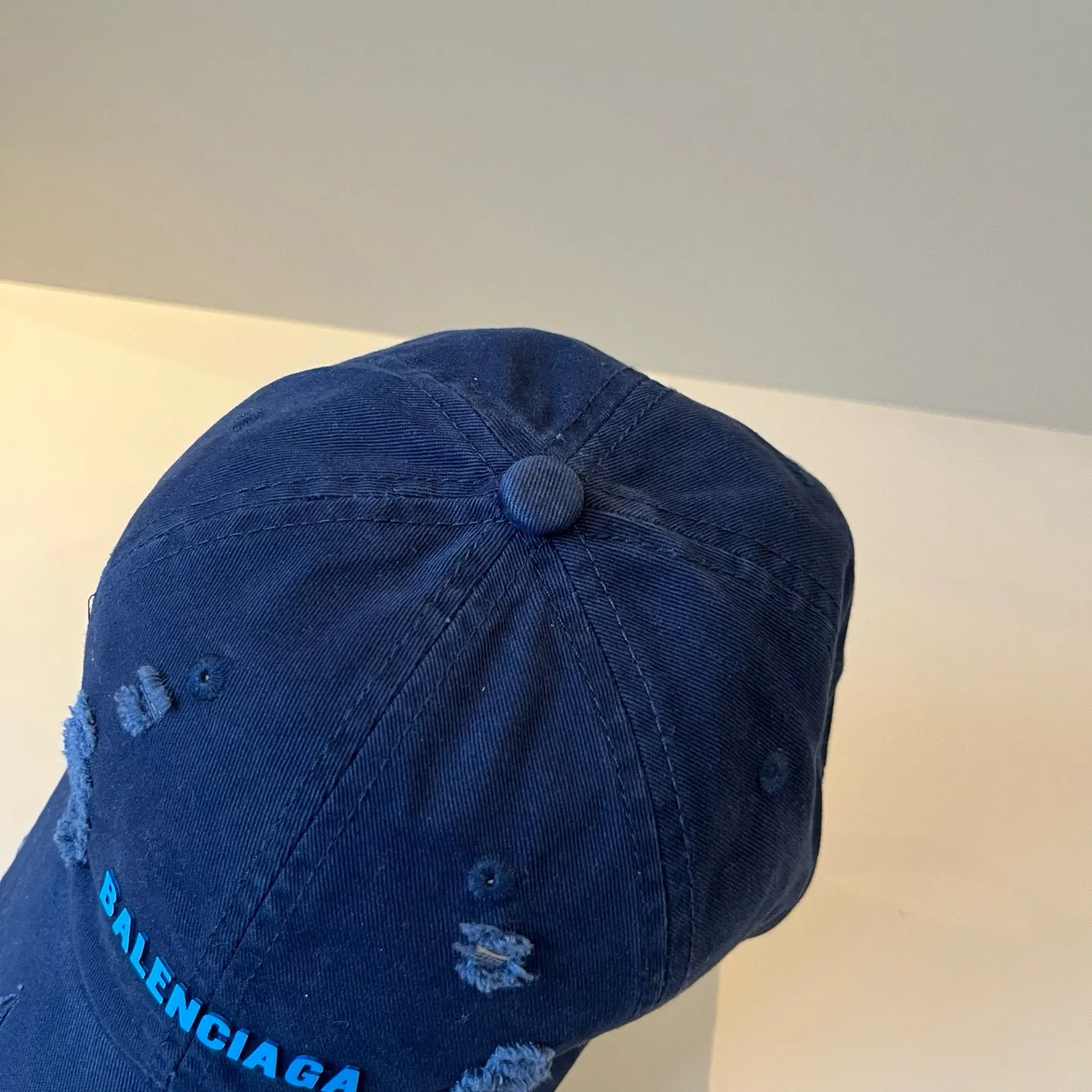 P56 BALENCIAGA new logo baseball cap, cool colors, different styles for men and women, the first batch will be shipped first! A must-buy for Paris fans!