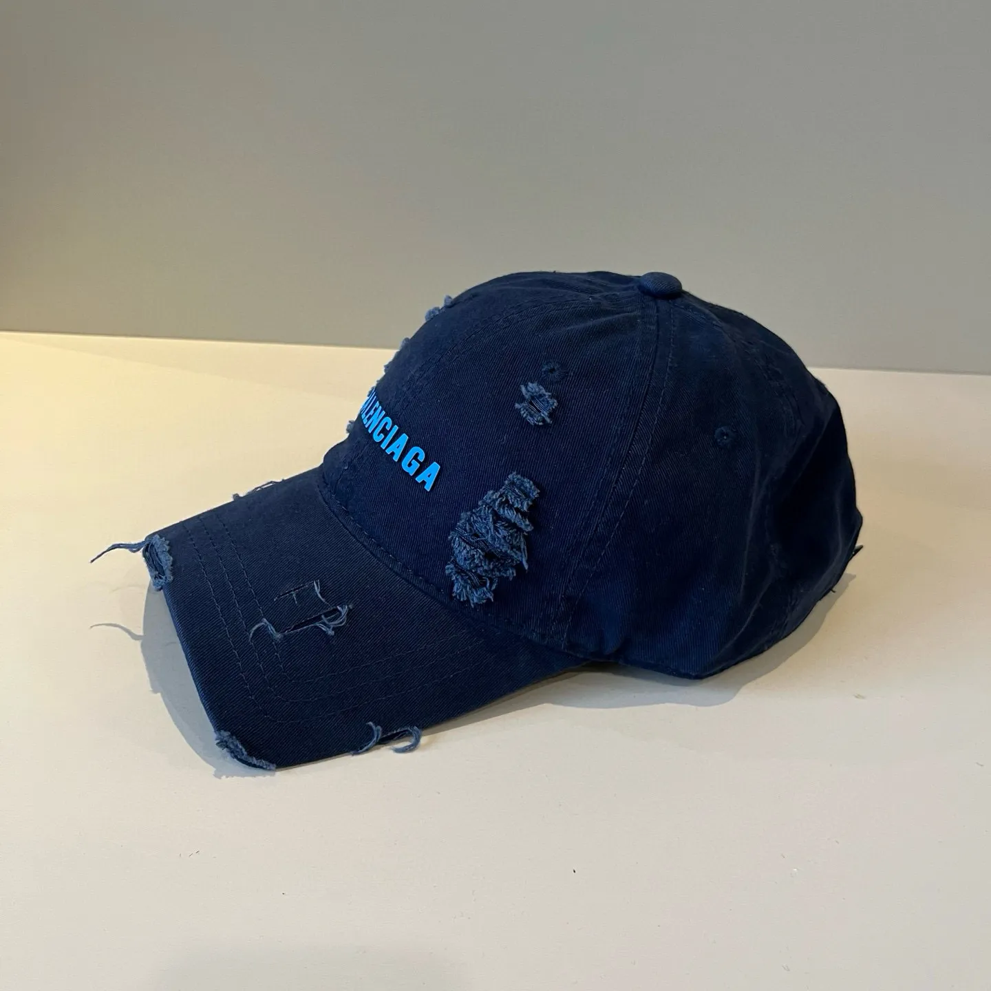 P56 BALENCIAGA new logo baseball cap, cool colors, different styles for men and women, the first batch will be shipped first! A must-buy for Paris fans!