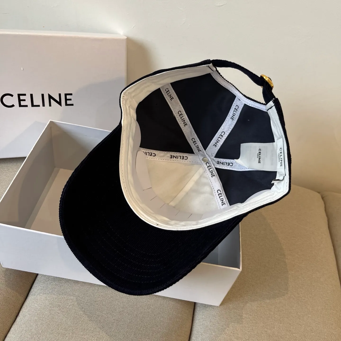 P70 [CELINE Celine] New classic casual and trendy baseball cap🧢Japanese and Korean style, looks great with any combination! A must-have when traveling