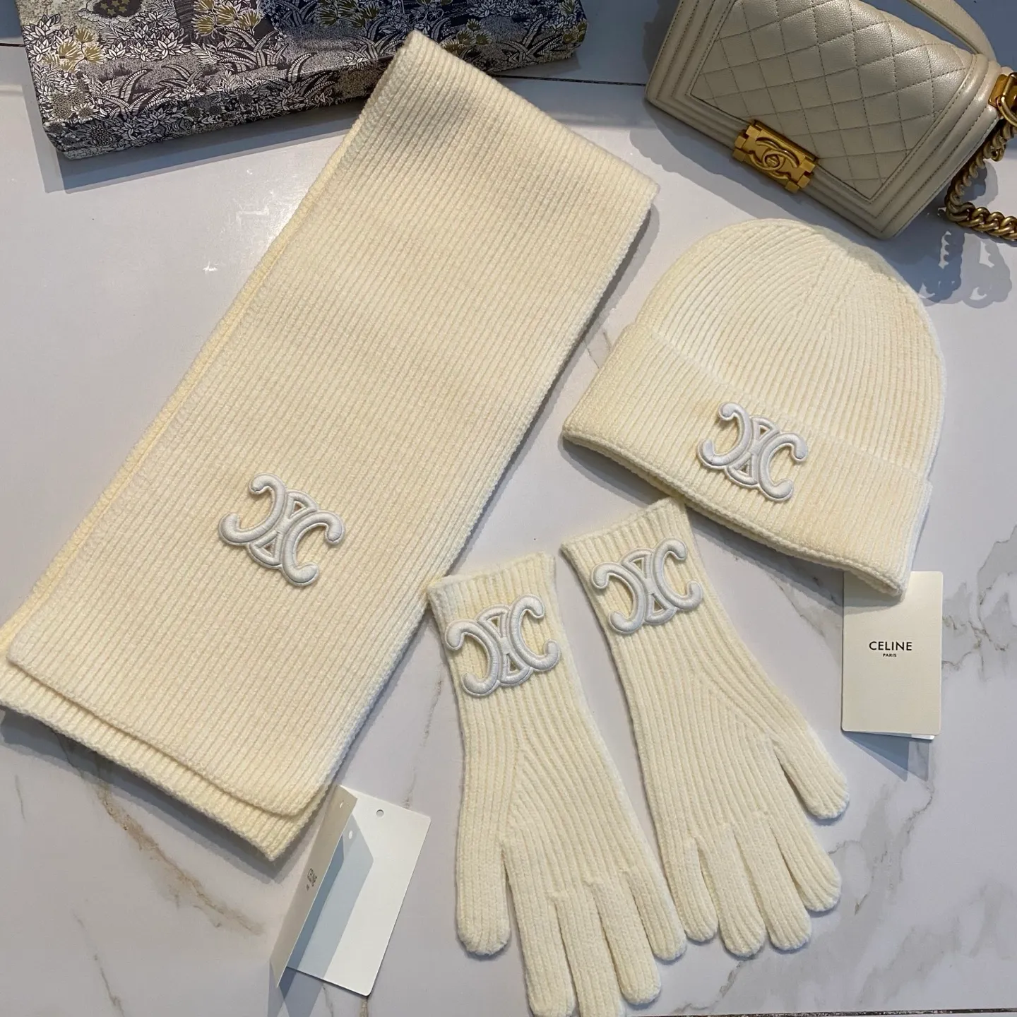 Celine cotton cashmere three-piece set, extended scarf + knitted hat + gloves, excellent quality, soft and comfortable to the touch
