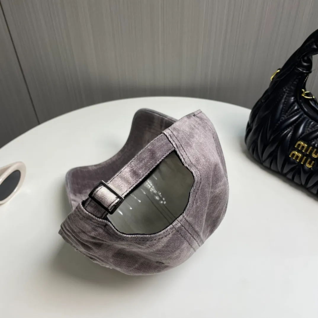 P76💛CELINE 25 Spring Washed Baseball Cap🧢 🔥New Baseball Cap🧢, a must-have when going out on the street, very easy to match, high quality, complete internal standards, get it now!