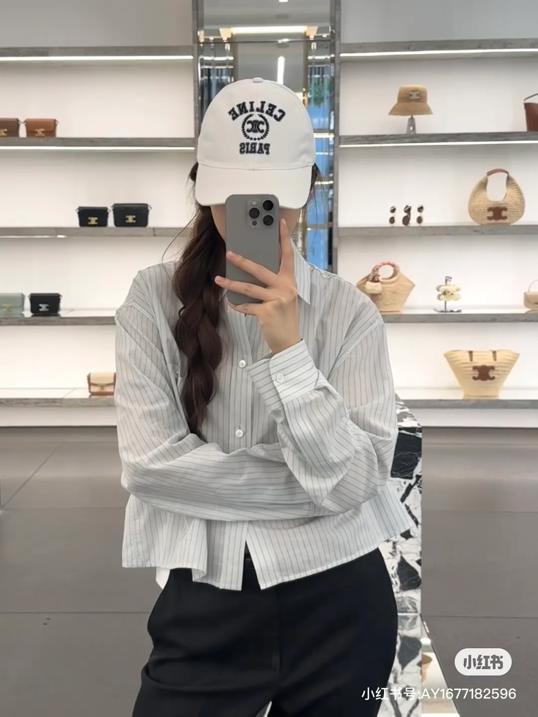 P70 popular CELINE (Celine) latest baseball cap with simple letters, fashionable and high-end workmanship! Every hat is made with care! Extraordinary quality, suitable for both men and women.    Céline's hat has a simple design, high-end color matching, delicate texture, and clean style. It is an iconic item. The letter C is the official icon of CELINE. It is deeply rooted in the brand's historical heritage, and at the same time it exudes modern elegance and a new trend of retro modernity. Simple baseball cap decorated with C logo. Self-attitude, no need to elaborate.