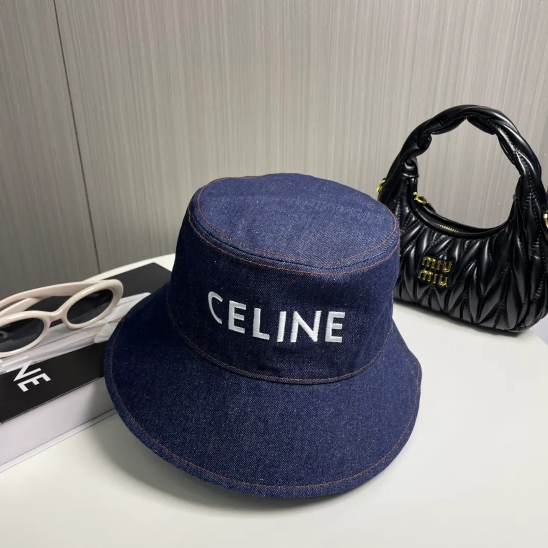 P70 comes with dust bag, Celine new washed denim embroidered fisherman hat, the best quality, casual and elegant, simple and fashionable, you can compare it yourself