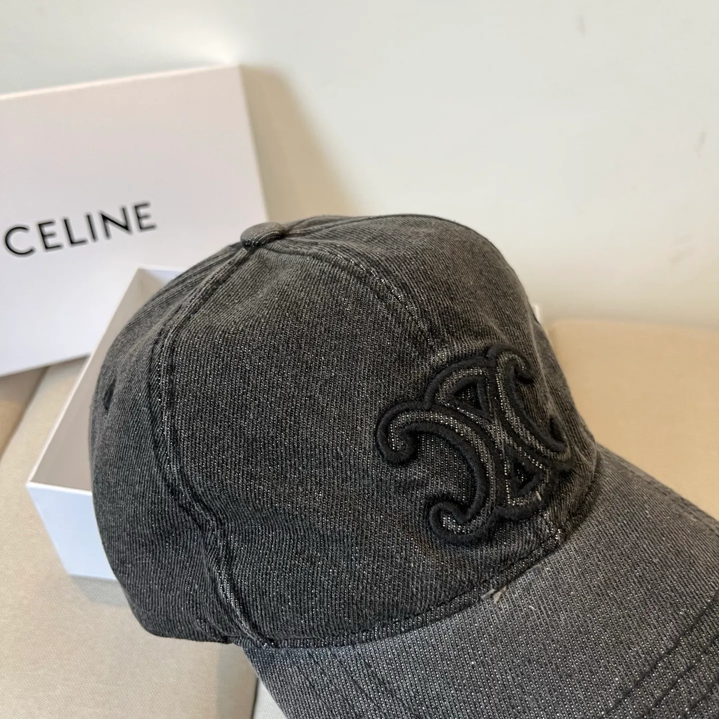 P60 [CELINE Celine] New classic casual and trendy baseball cap🧢Japanese and Korean style, looks great with any combination! A must-have when traveling