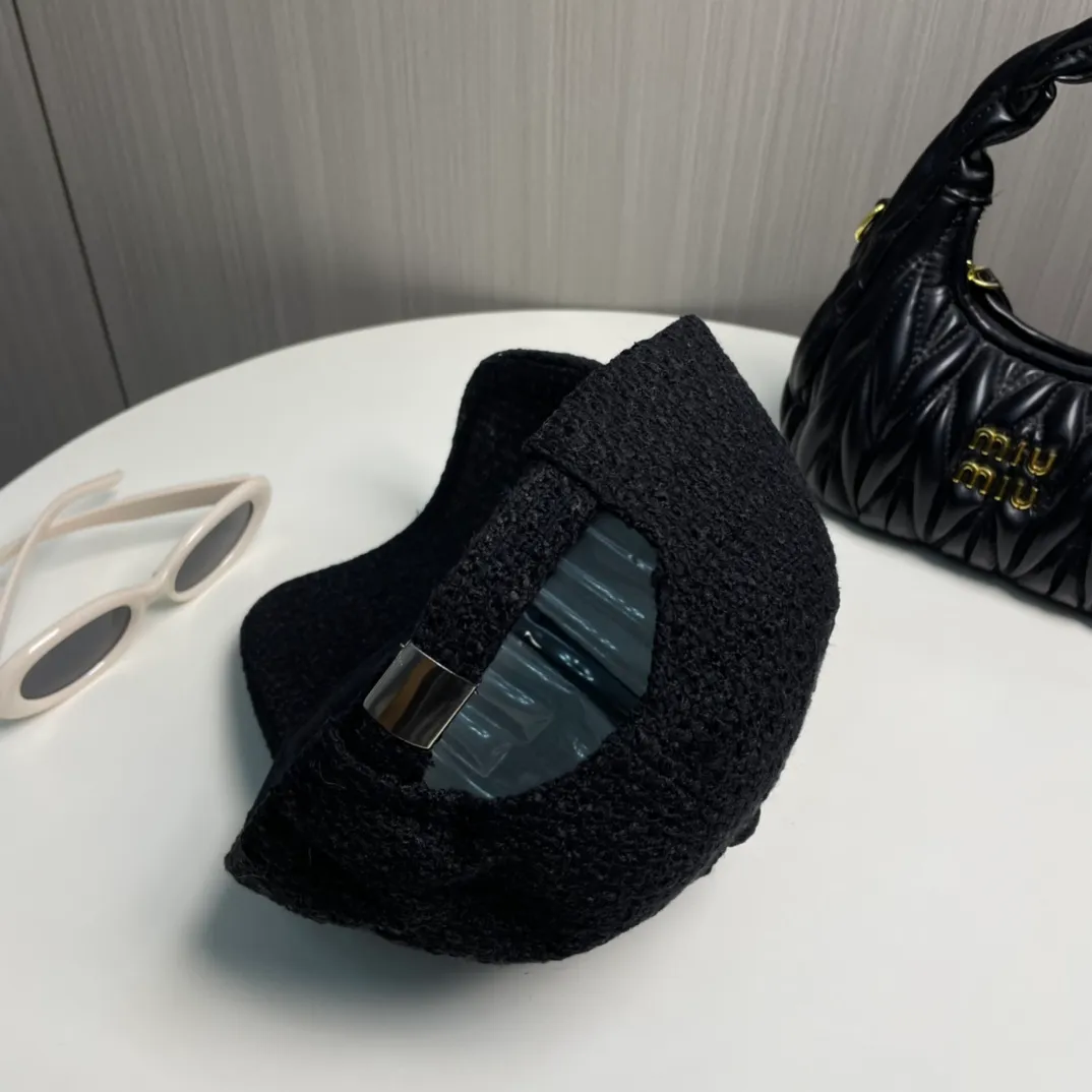 P66 Celine's new counter synchronized small fragrance style tweed baseball cap🧢Full details, celebrity style, super brand, easy to match!