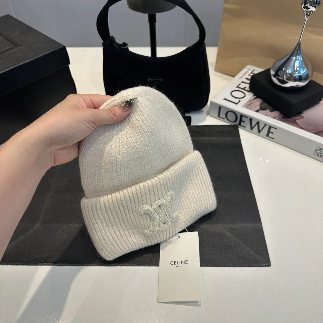 P54 Celine rabbit fur beanie
