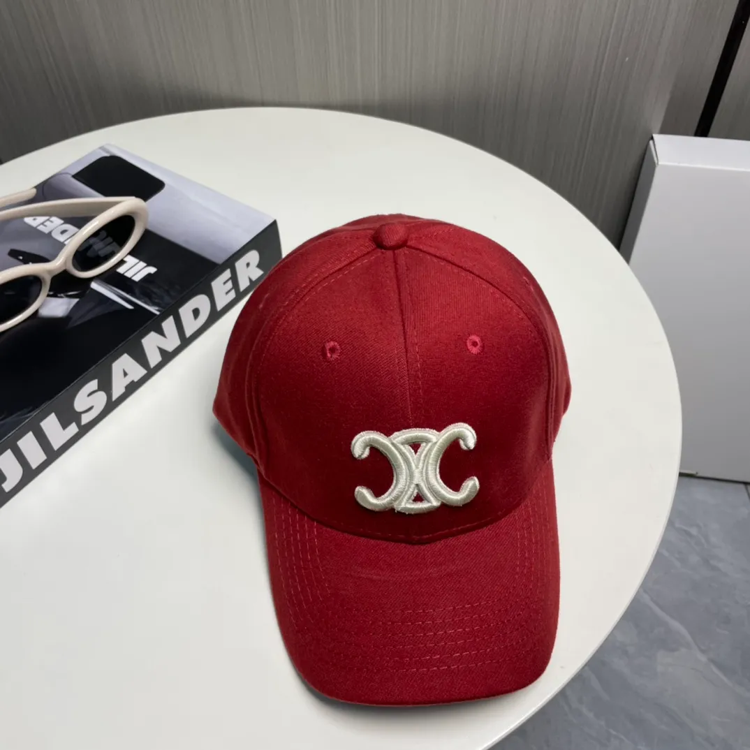 P66 💛 Comes with dust bag [CELINE Celine] new simple baseball cap, new shipment, big brand style is super easy to match, hurry up and get it!