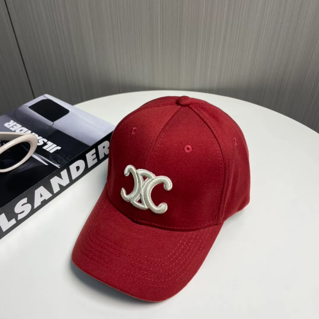 P66 💛 Comes with dust bag [CELINE Celine] new simple baseball cap, new shipment, big brand style is super easy to match, hurry up and get it!
