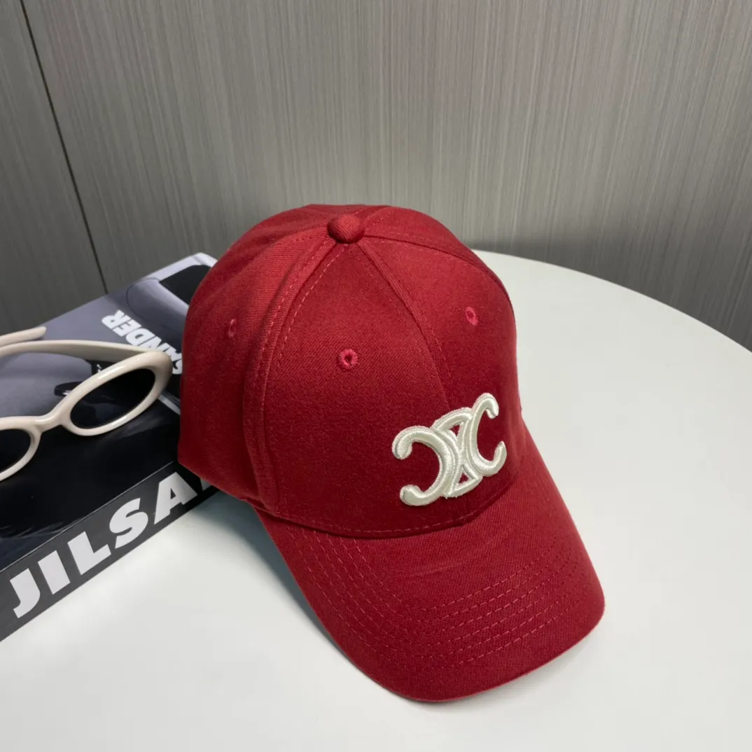 P66 💛 Comes with dust bag [CELINE Celine] new simple baseball cap, new shipment, big brand style is super easy to match, hurry up and get it!