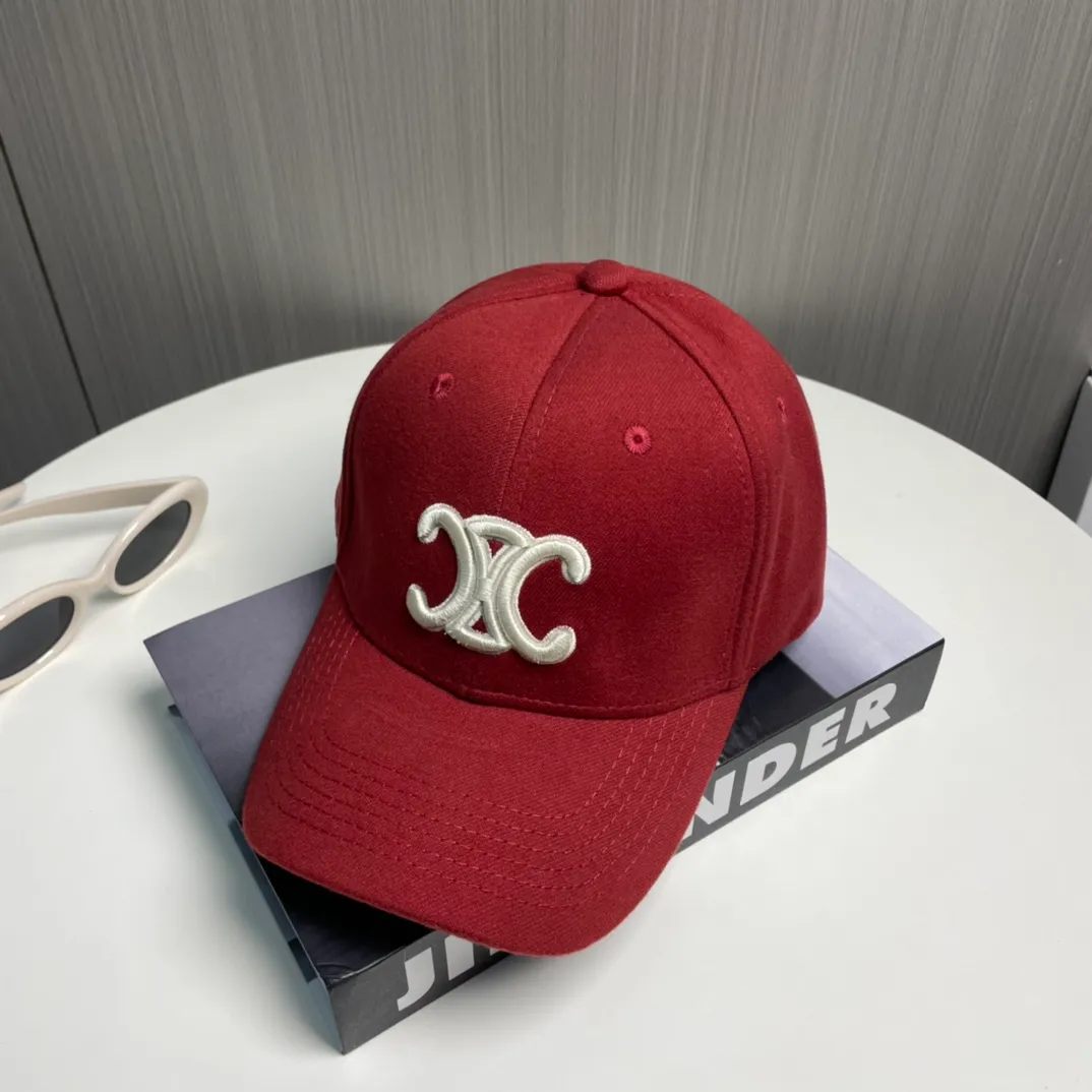 P66 💛 Comes with dust bag [CELINE Celine] new simple baseball cap, new shipment, big brand style is super easy to match, hurry up and get it!