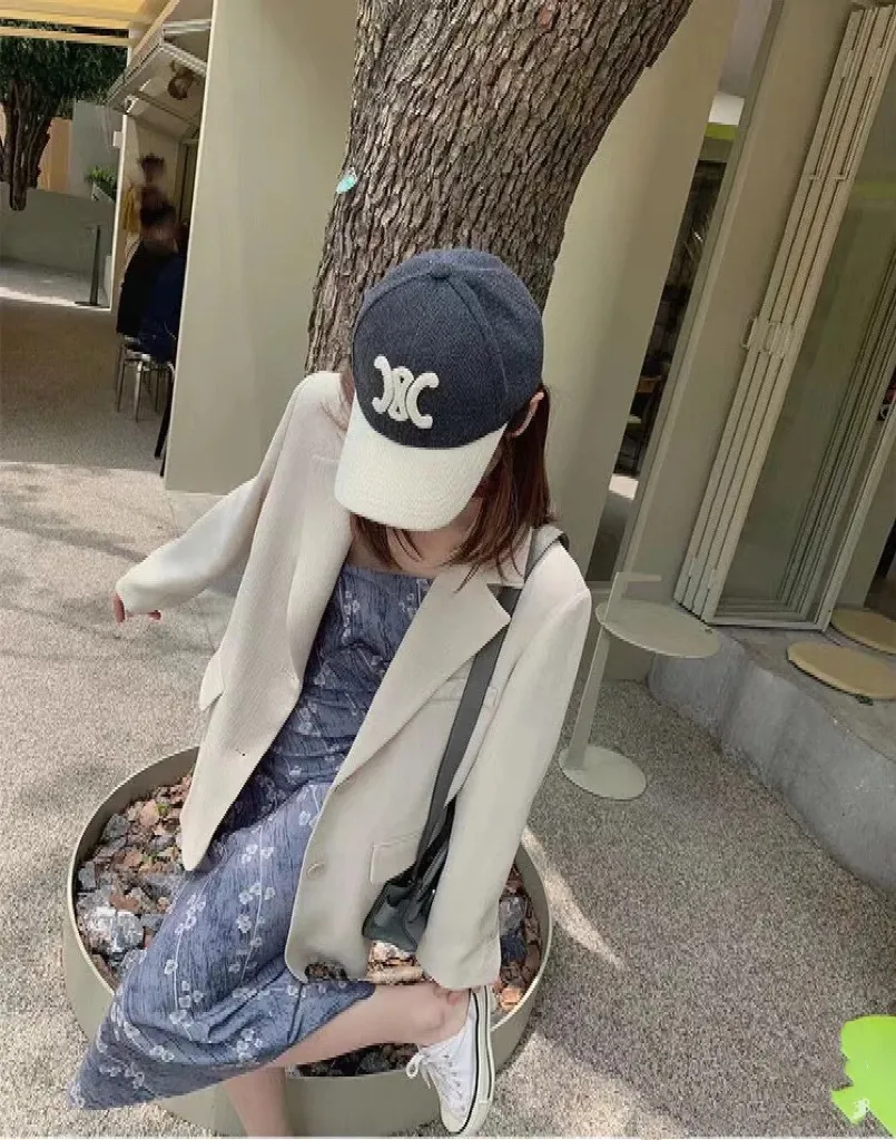 P86 CELINE · Celine's new fall and winter C letter embroidered baseball cap 🧢 Top version 👍 Purchased from ZP to make a pattern, and the hat shape is completely customized according to ZP 2:1. Custom woven wool fabric, super textured! The letter C distinguishes the market version, the size and the texture of the looped hair are all restored. The hardware adjustment buckle is custom-molded and has a logo. Customized logo webbing inside the hat, all details restored💯 ⚠️Size: One size fits all and adjustable!