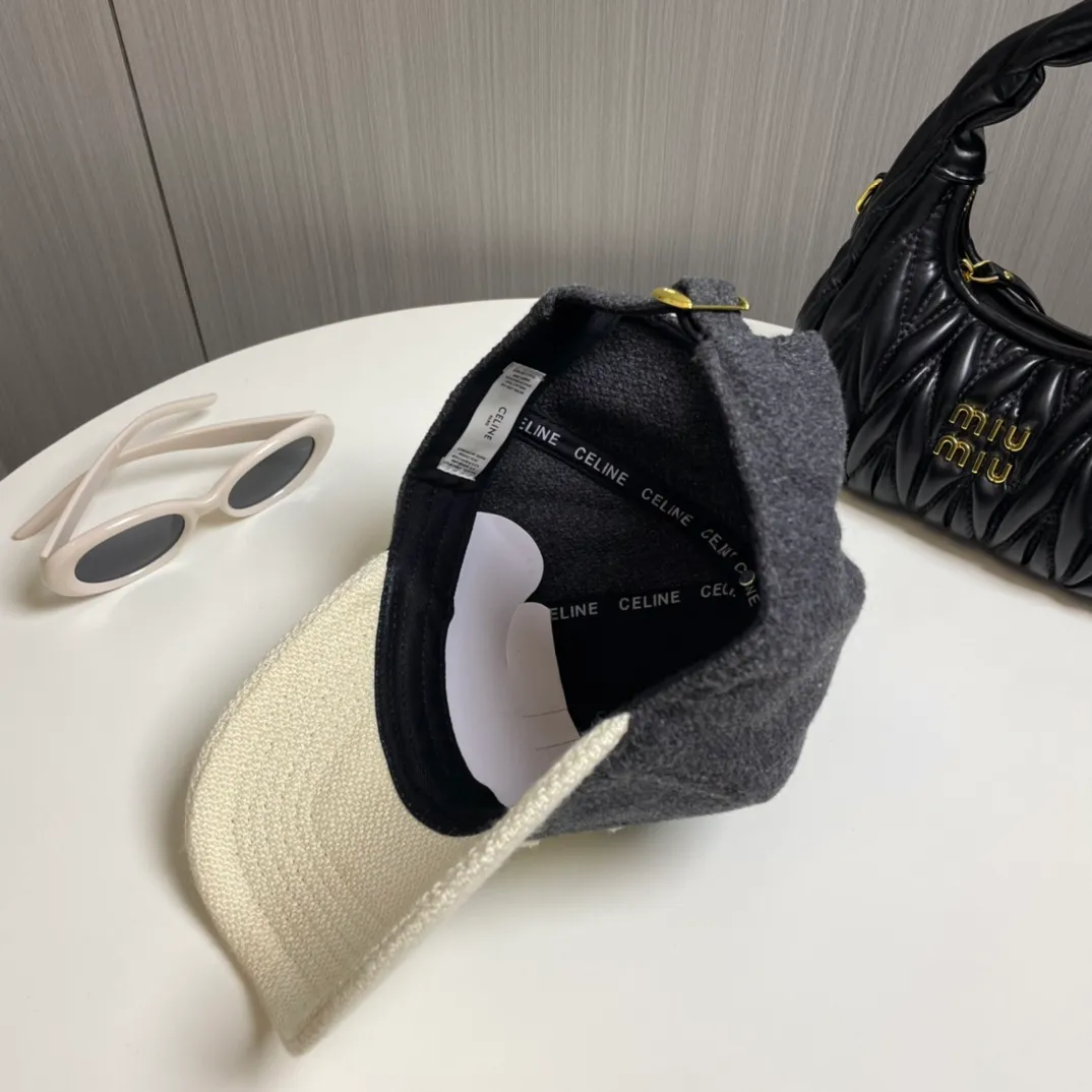 P86 CELINE · Celine's new fall and winter C letter embroidered baseball cap 🧢 Top version 👍 Purchased from ZP to make a pattern, and the hat shape is completely customized according to ZP 2:1. Custom woven wool fabric, super textured! The letter C distinguishes the market version, the size and the texture of the looped hair are all restored. The hardware adjustment buckle is custom-molded and has a logo. Customized logo webbing inside the hat, all details restored💯 ⚠️Size: One size fits all and adjustable!
