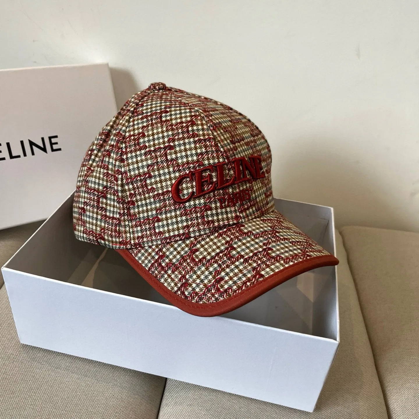 P60 [CELINE Celine] New classic casual and trendy baseball cap🧢Japanese and Korean style, looks great with any combination! A must-have when traveling