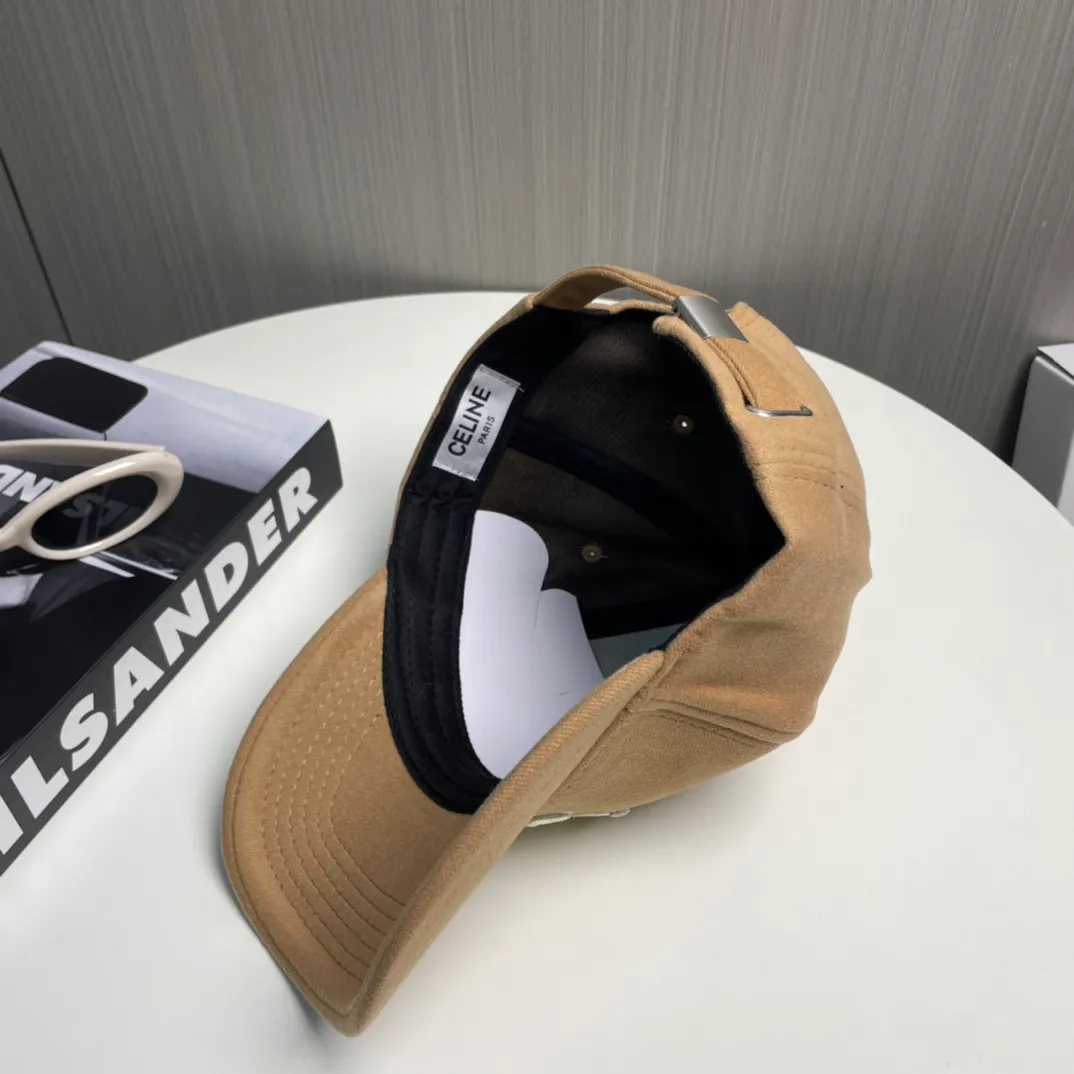 P66 💛 Comes with dust bag [CELINE Celine] new simple baseball cap, new shipment, big brand style is super easy to match, hurry up and get it!