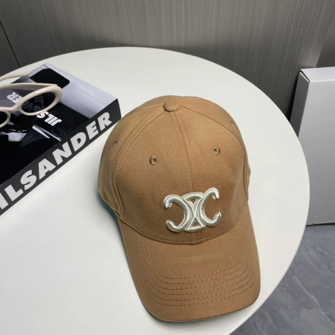 P66 💛 Comes with dust bag [CELINE Celine] new simple baseball cap, new shipment, big brand style is super easy to match, hurry up and get it!