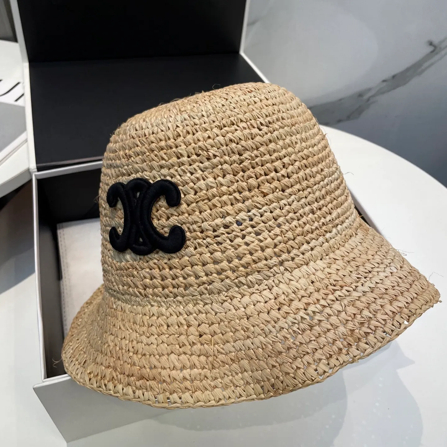 P100💛[CELINE Celine] New raffia densely woven straw hat, the first choice for the beach in summer ~ Same style as stars ~ Big brands are simple