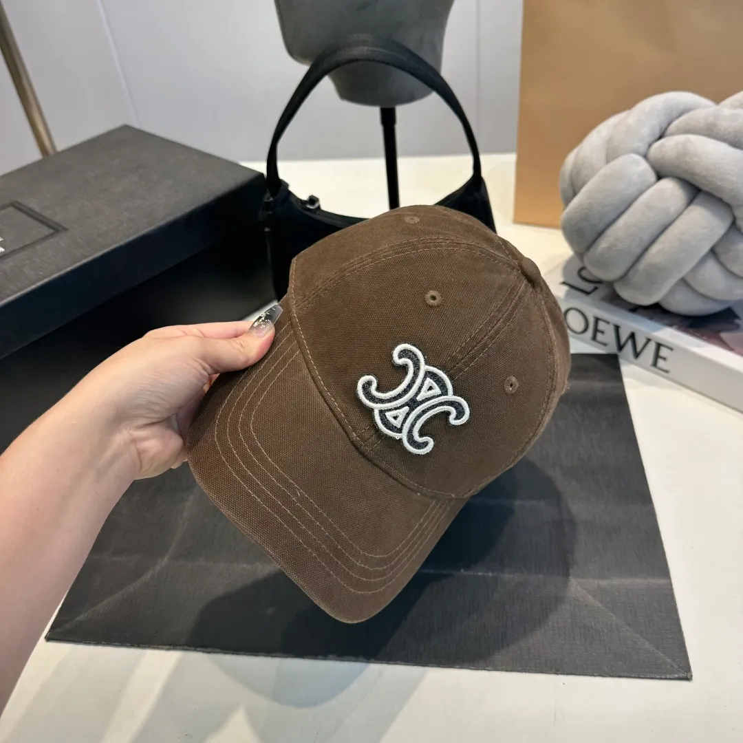P60 CELINE new classic casual and trendy baseball cap🧢Japanese and Korean style, looks great with any combination! A must-have when traveling