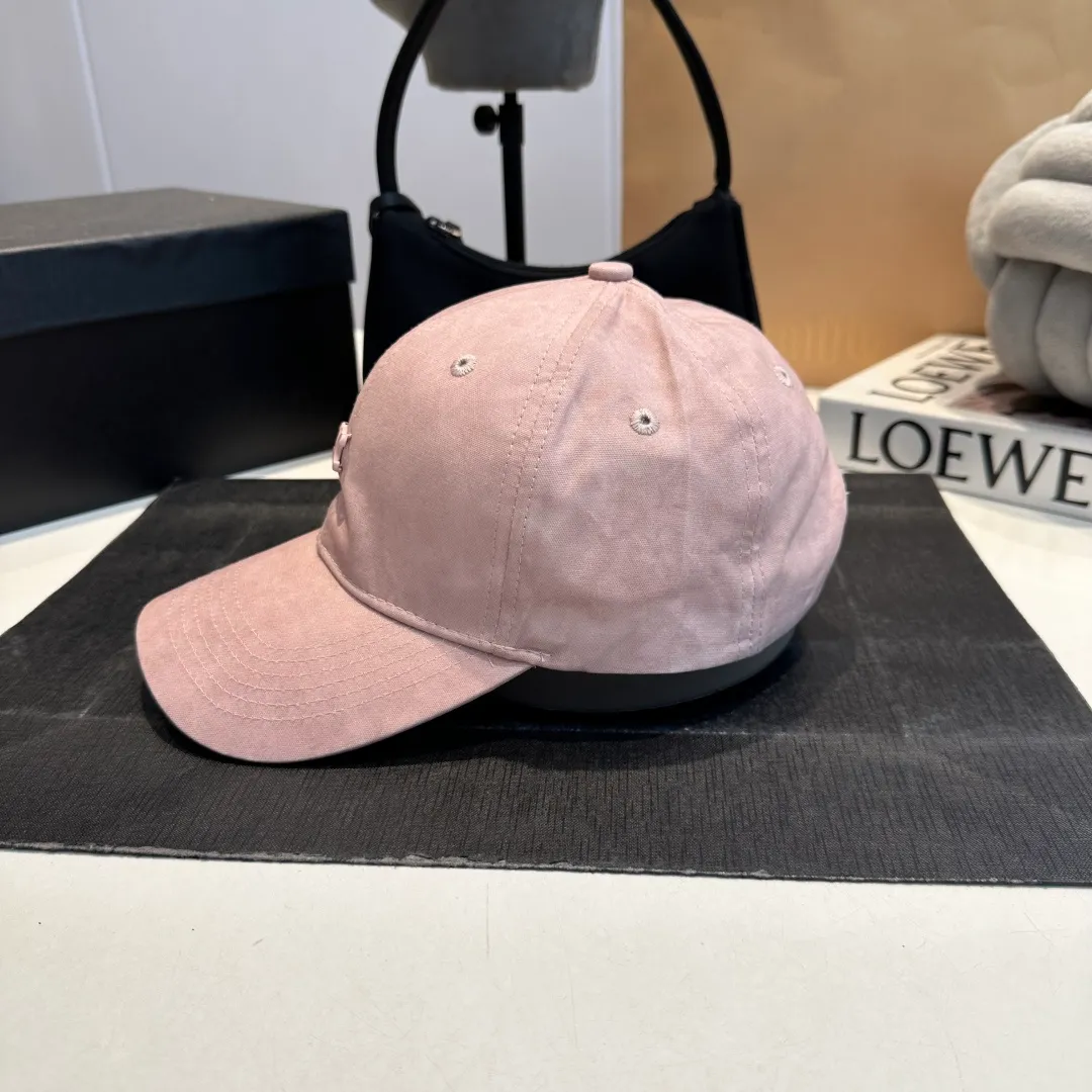 P56 CELINE Celine's new classic casual and trendy baseball cap🧢Japanese and Korean style, looks great with any combination! A must-have when traveling