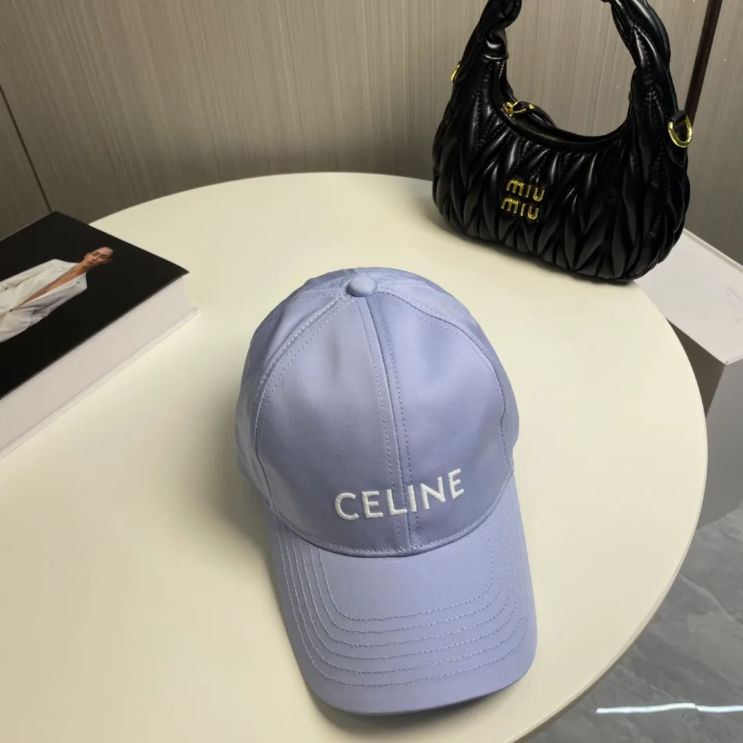 P76 popular CELINE (Celine) official website purchase version. Original 1:1 customized! The latest baseball cap with the same style as the simple letter star, fashionable and high-end workmanship! Every hat is made with care! Extraordinary quality, suitable for both men and women.    Céline's hat has a simple design, high-end color matching, delicate texture, and clean style. It is an iconic item. The letter C is the official icon of CELINE. It is deeply rooted in the brand's historical heritage, and at the same time it exudes modern elegance and a new trend of retro modernity. Simple baseball cap decorated with C logo. Self-attitude, no need to elaborate.
