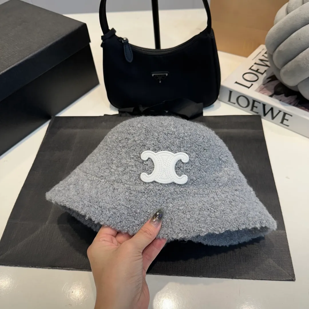 P60 Celine Celine* customized version of Arc de Triomphe lamb wool basin hat women's bucket hat 2025 hot new style autumn and winter hat fisherman hat winter style