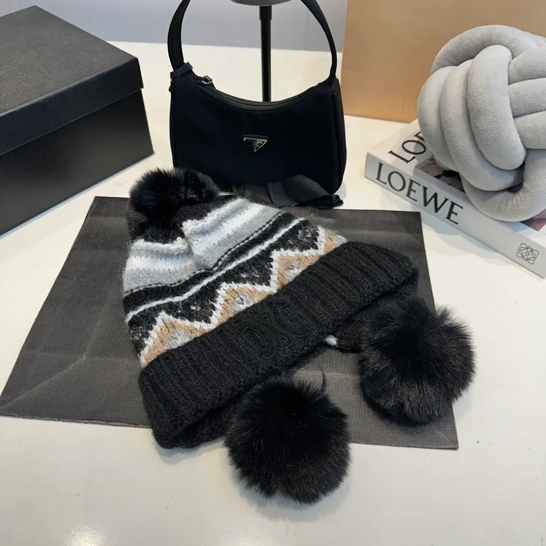 P60 Celine new knitted beanie