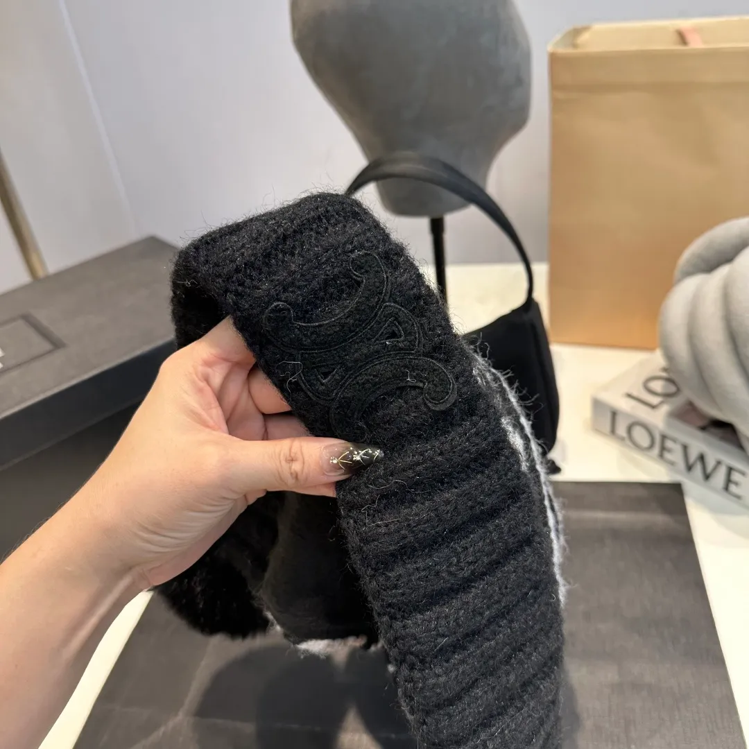 P60 Celine new knitted beanie