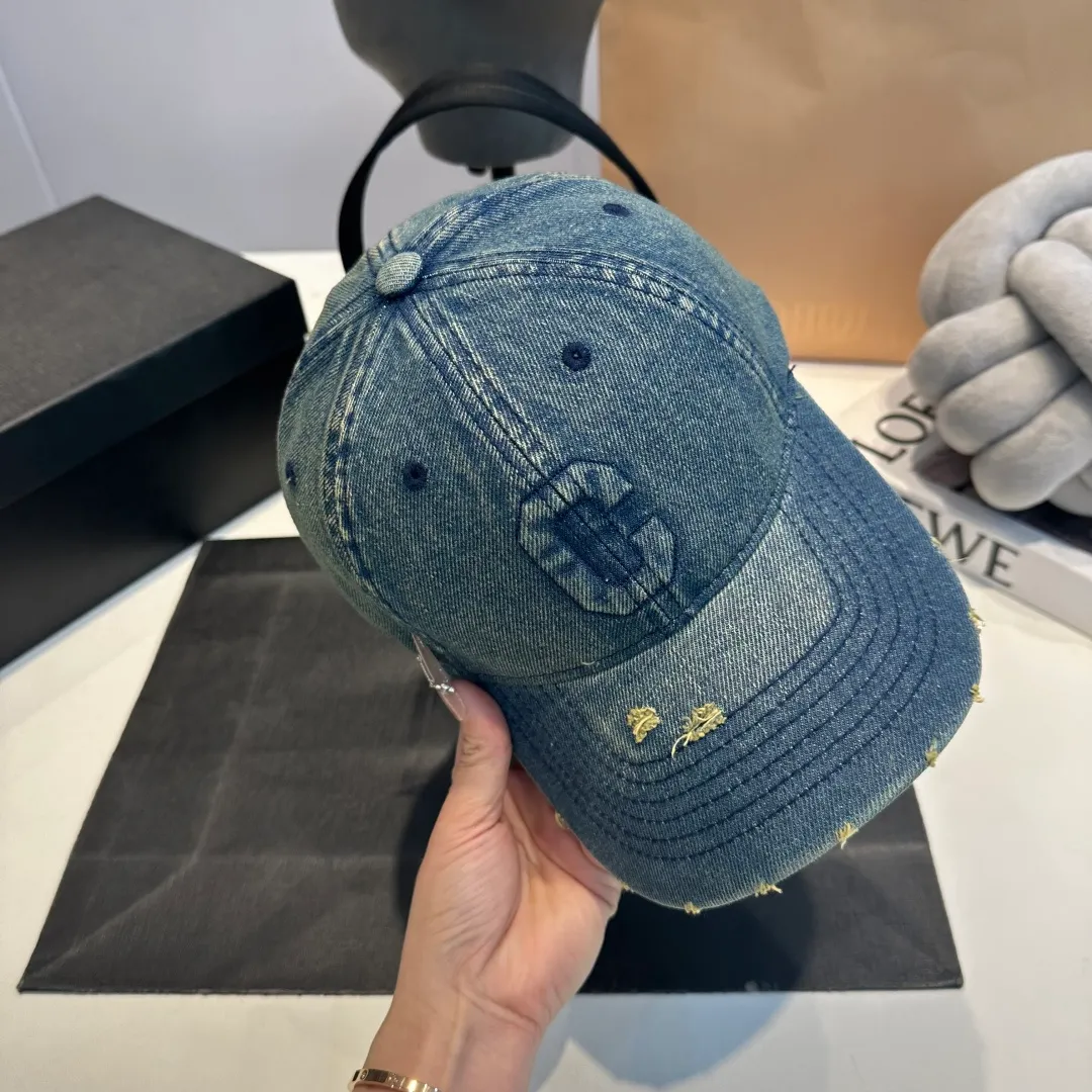 P56 CELINE washed ripped denim baseball cap 🎩 Original quality, very popular 🔥 Very exquisite craftsmanship [Love] High-end and classy, ​​low-key luxury, easy to carry