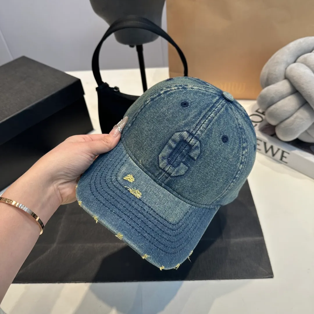 P56 CELINE washed ripped denim baseball cap 🎩 Original quality, very popular 🔥 Very exquisite craftsmanship [Love] High-end and classy, ​​low-key luxury, easy to carry
