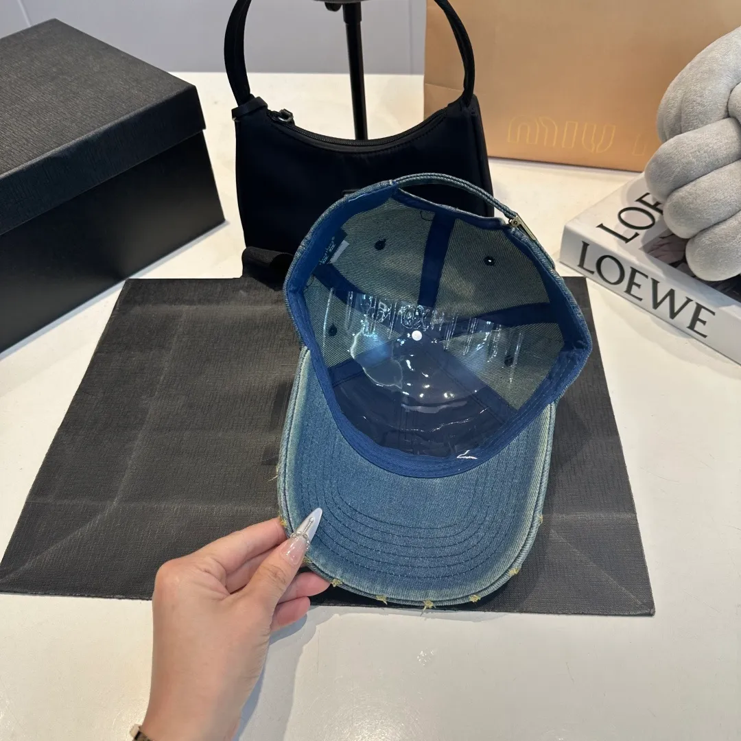 P56 CELINE washed ripped denim baseball cap 🎩 Original quality, very popular 🔥 Very exquisite craftsmanship [Love] High-end and classy, ​​low-key luxury, easy to carry