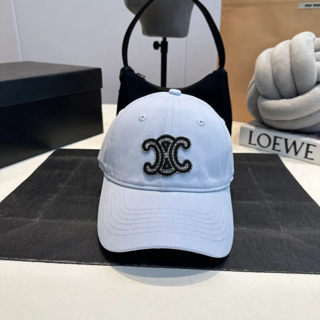 P60 CELINE Celine's new classic casual and trendy style, simple baseball cap🧢Japanese and Korean style, looks great with any combination! A must-have when traveling