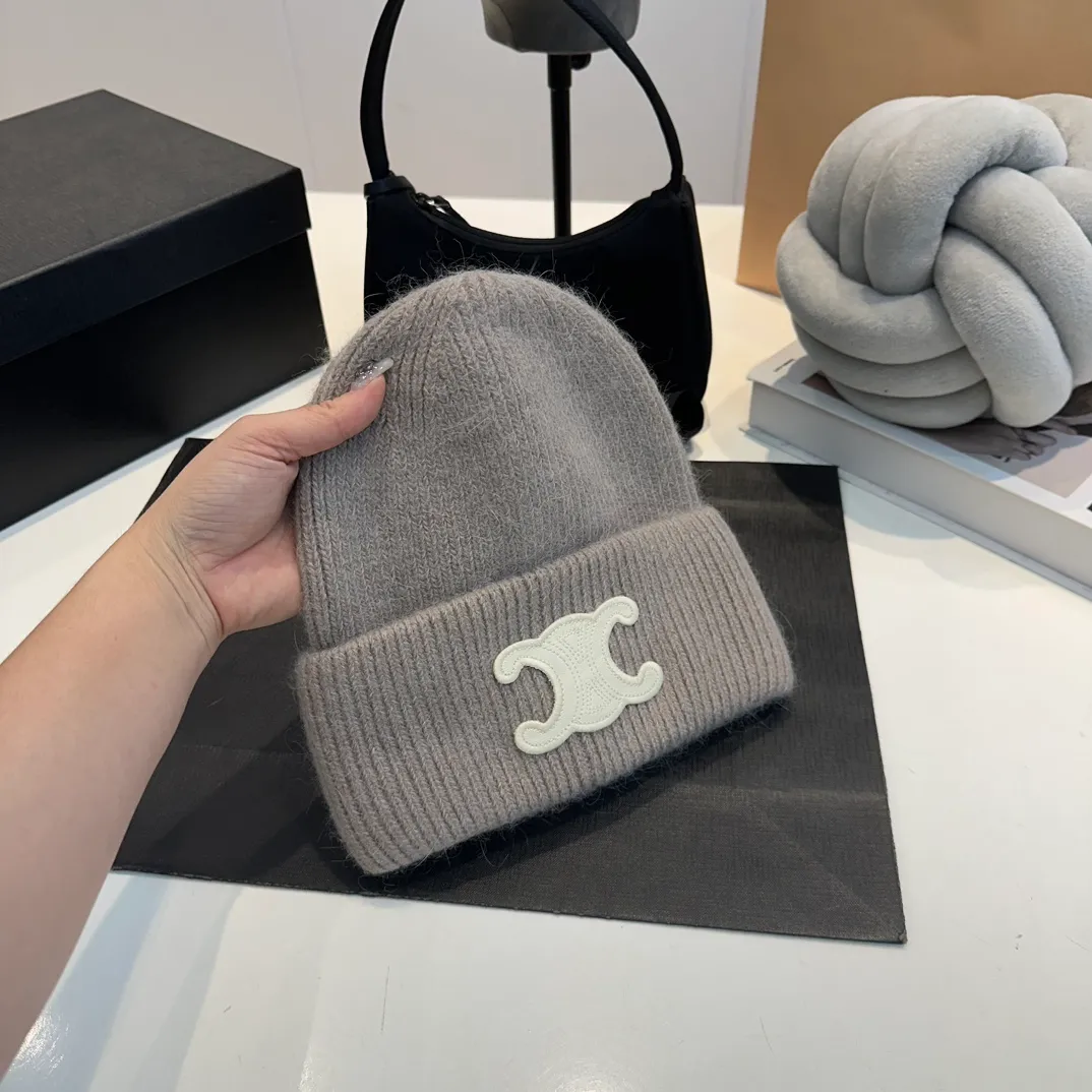 P60 CELINE 2024 autumn and winter new rabbit fur beanie, Korean style design ~ a must-have for autumn and winter wear