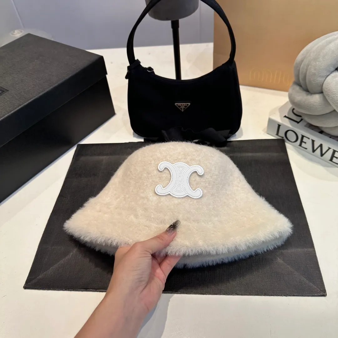 P60 Celine Celine* customized version of Arc de Triomphe lamb wool basin hat women's bucket hat 2025 hot new style autumn and winter hat fisherman hat winter style