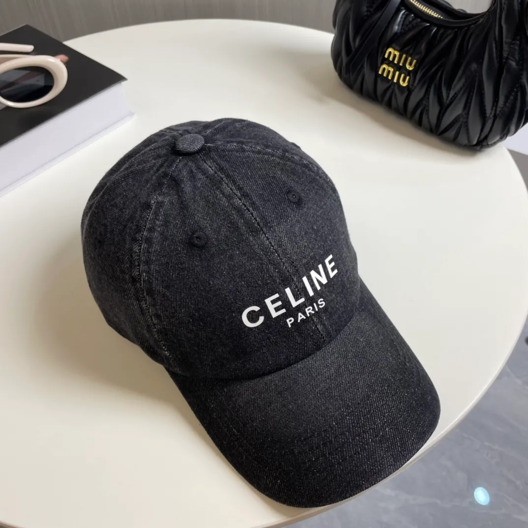 P70💛 Comes with dust bag [CELINE Celine] new denim baseball cap🧢, a must-have and easy to match when going out, hurry up and get it!