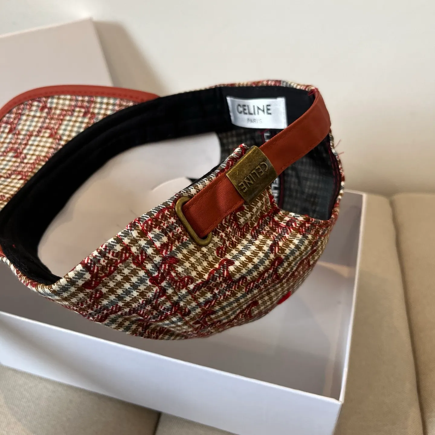 P56 [CELINE Celine] New classic casual and trendy baseball cap🧢Japanese and Korean style, looks great with any combination! A must-have when traveling
